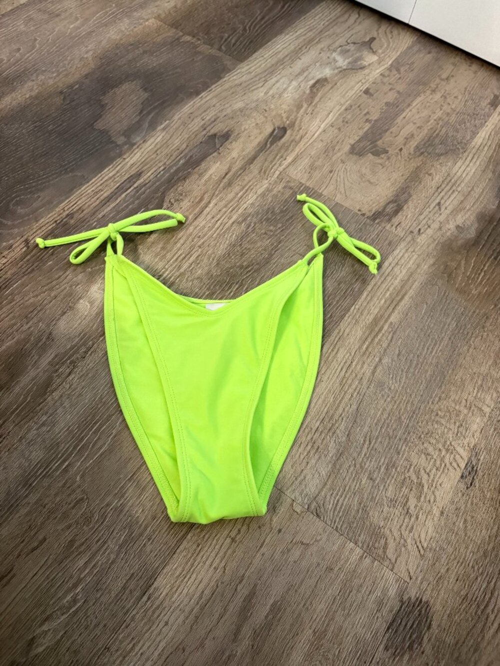 High leg cheeky bikini bottom